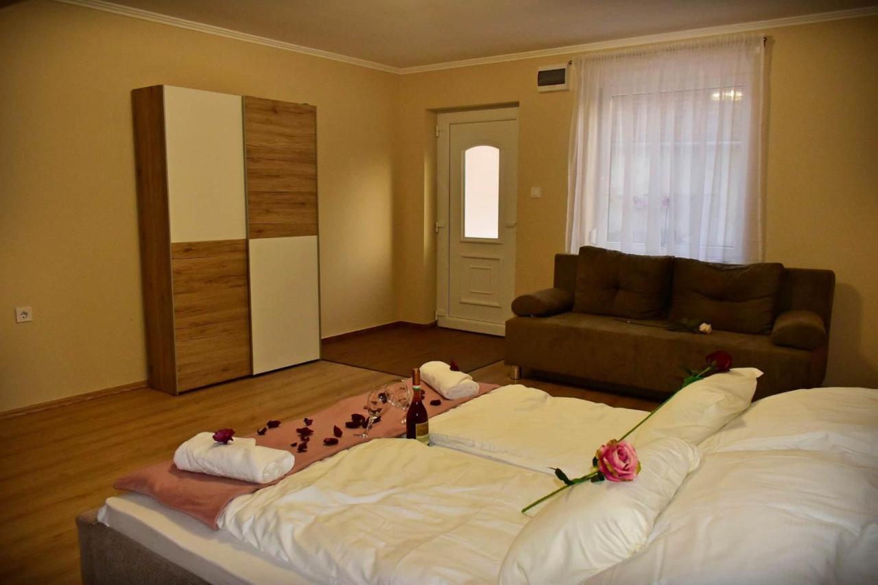 Napfeny Apartman Mako Ngoại thất bức ảnh